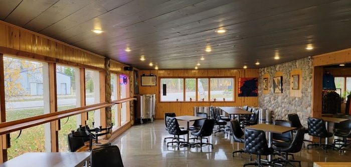 Bière de Mac Brew Works (Neath the Birches) - Web Listing (newer photo)